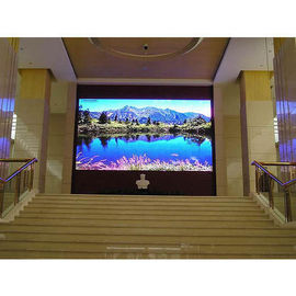 Pedazos video interiores de la pared 14 - 16 del alto brillo LED de los liendres P4 800 para hacer publicidad