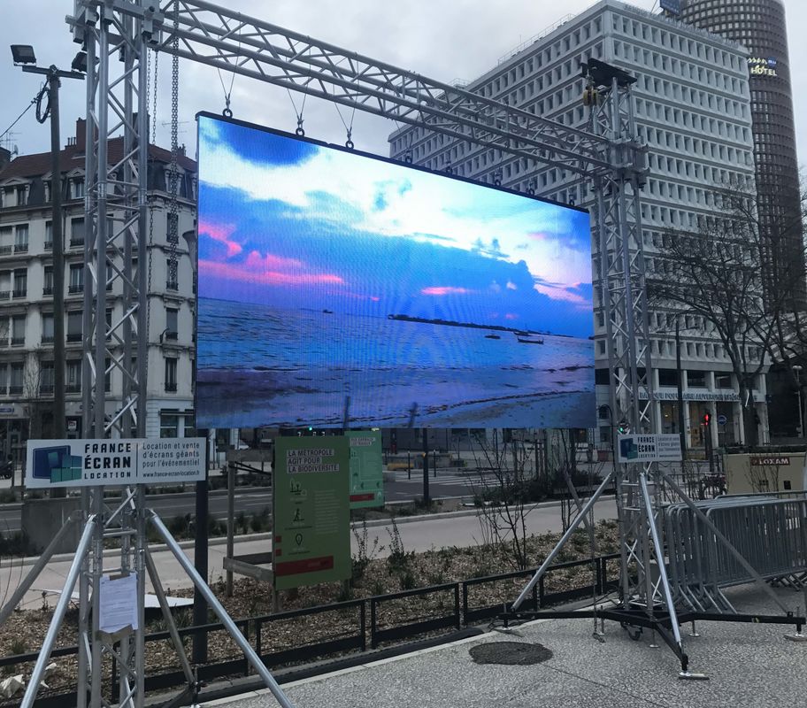 200 - 800W pared video al aire libre de la etapa LED, pantalla de alquiler P3.91 de la pantalla LED